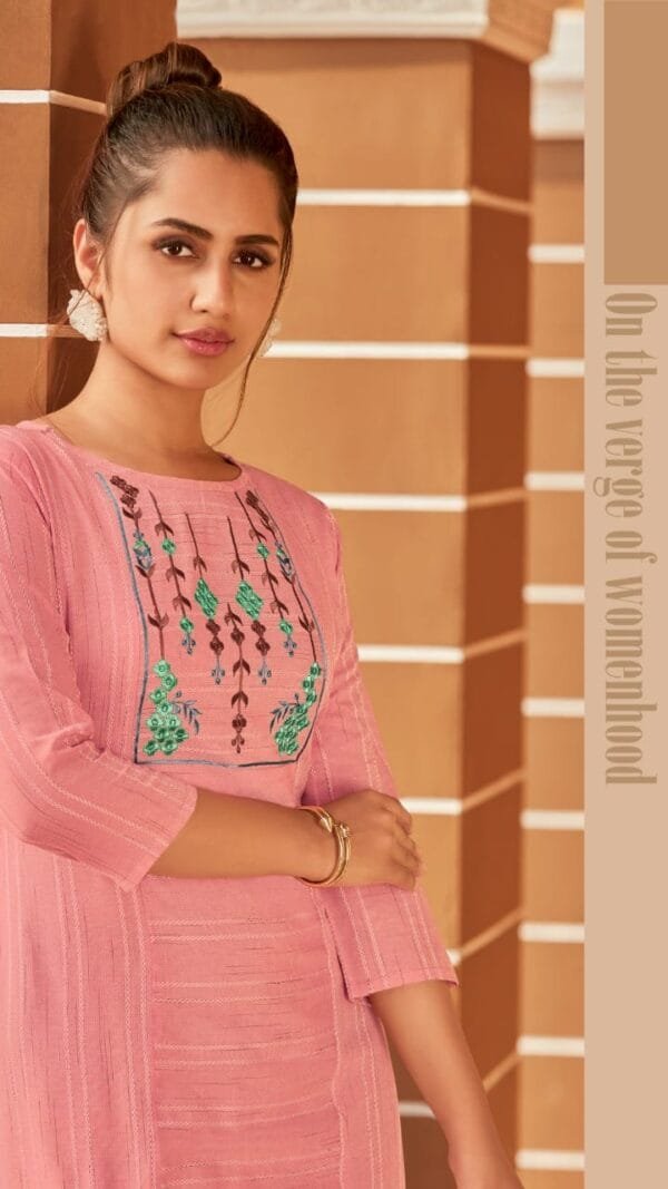 SYASII MATIC FANCY Kurtis