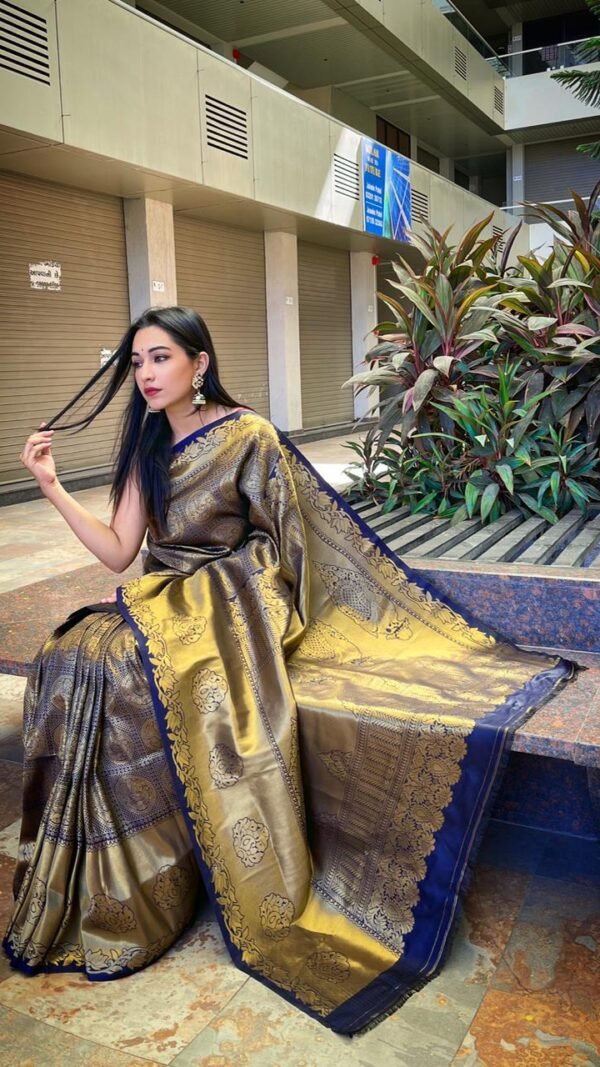 Kanjivaram Silk With Pure Golden Zari Along With Zari Woven Pattern Across Full Saree 05
