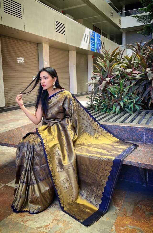 Kanjivaram Silk With Pure Golden Zari Along With Zari Woven Pattern Across Full Saree 05