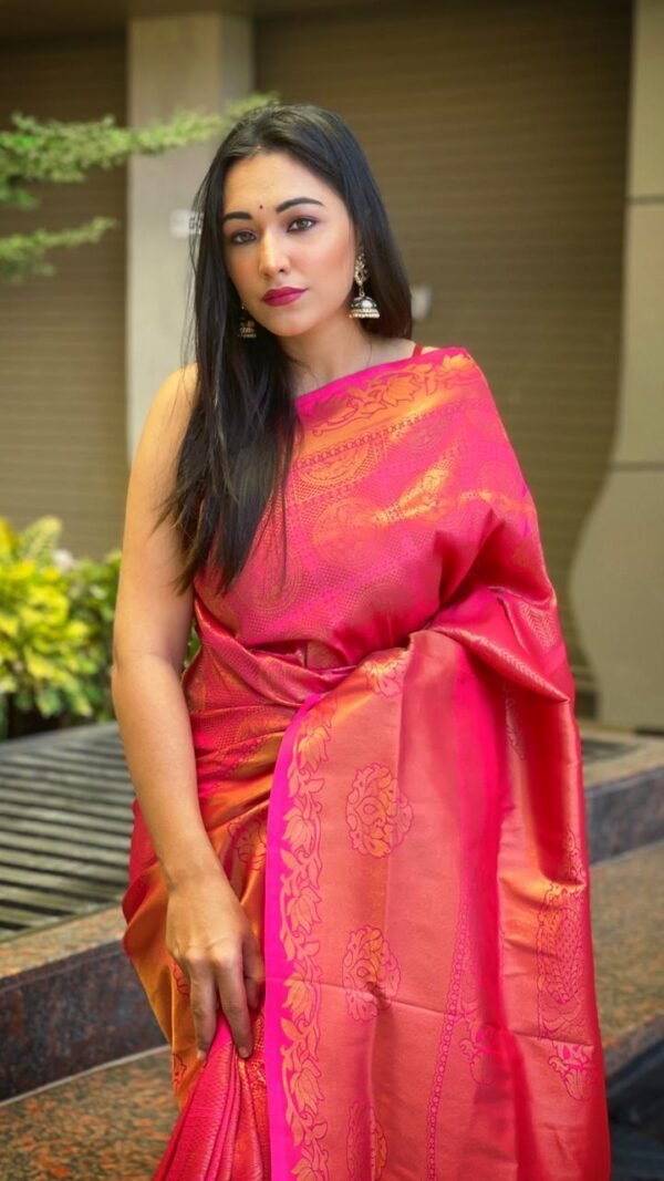 Kanjivaram Silk With Pure Golden Zari Along With Zari Woven Pattern Across Full Saree 04