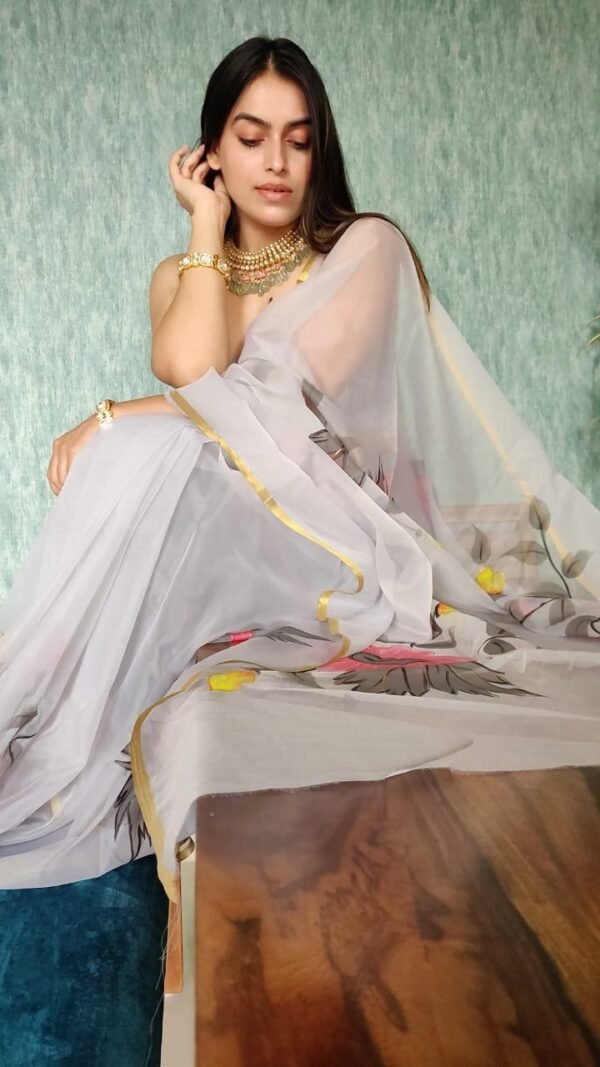 Premium Crystal Organza Golden Zari Border Saree 07