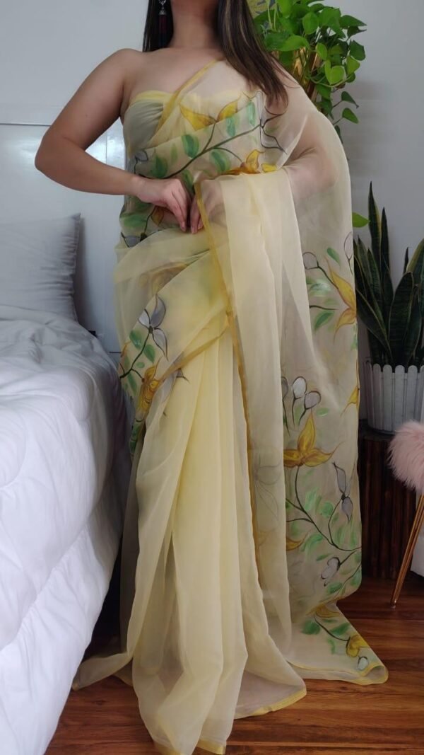 Premium Crystal Organza Golden Zari Border Saree 07