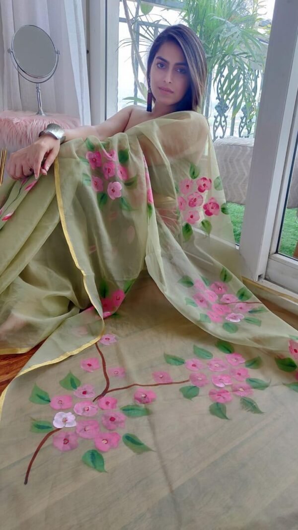 Premium Crystal Organza Golden Zari Border Saree 04