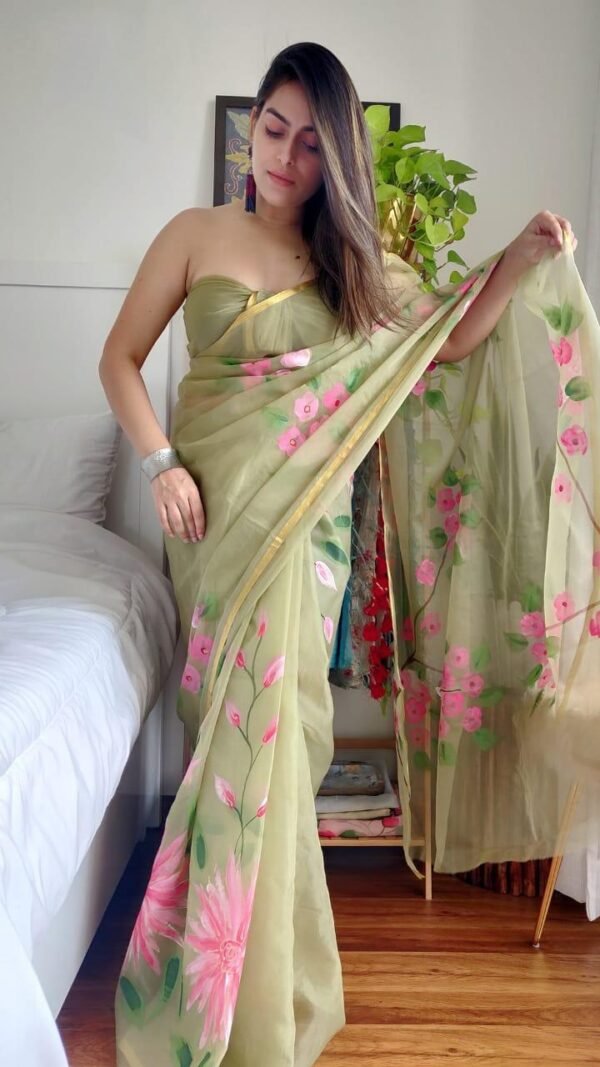 Premium Crystal Organza Golden Zari Border Saree 04