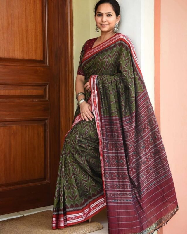 Soft Linen Digital Print Saree with Fabulous Blouse 02