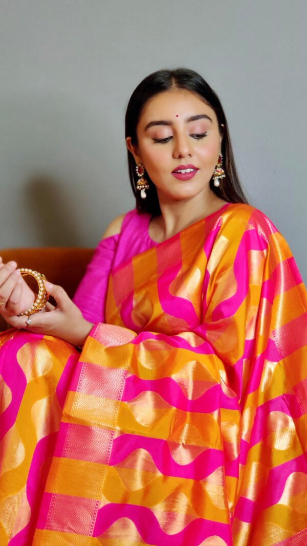 Weaving Work Pallu Saree and with Silk Fabric Blouse 06 Fabric : Weaving Work Pallu Saree and with Silk Fabric Blouse Rate : 1300 / ruppes only Free Shipping all Over India