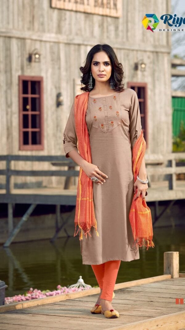 Wholesale Catalogue Kurtis Inayat Vol-3 By Riya Designer