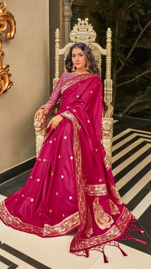 Rich Pure Silk Fabric With Dual Shade Weaving Saree 02