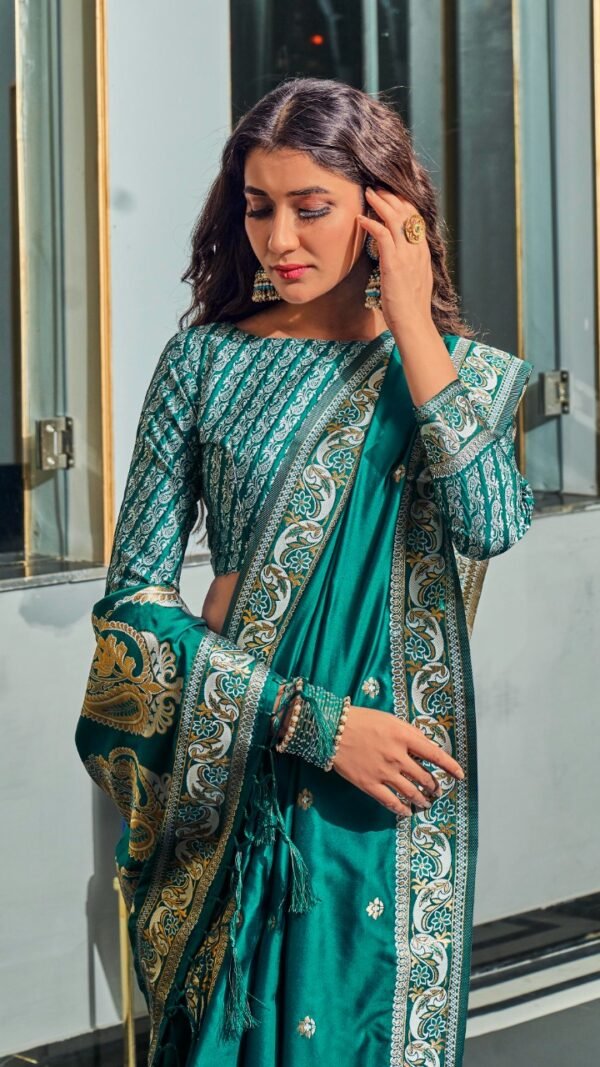 Rich Pure Silk Fabric With Dual Shade Weaving Saree 07