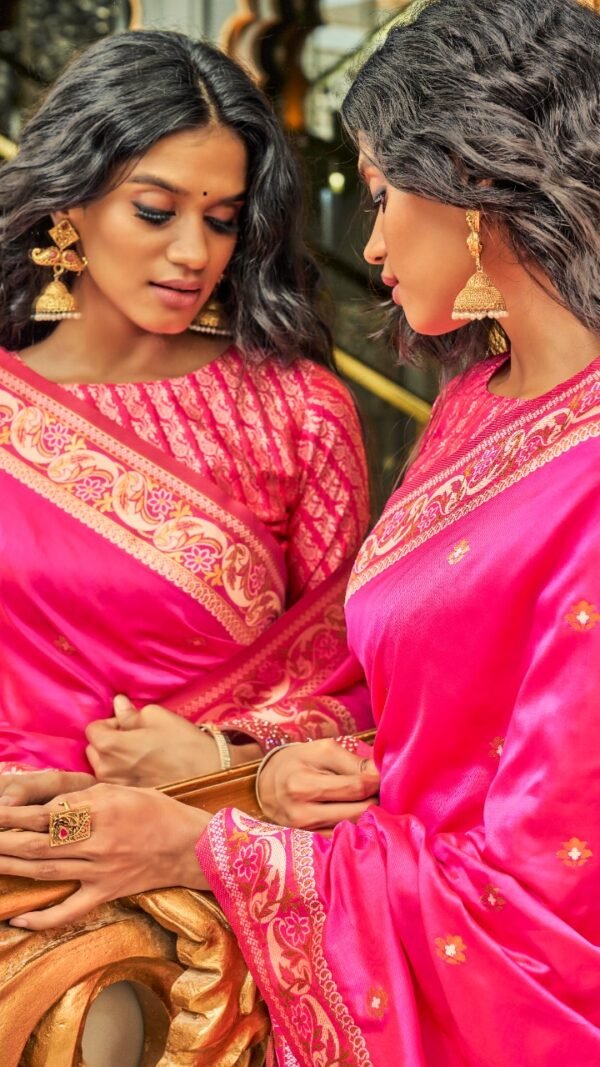 Rich Pure Silk Fabric With Dual Shade Weaving Saree 01