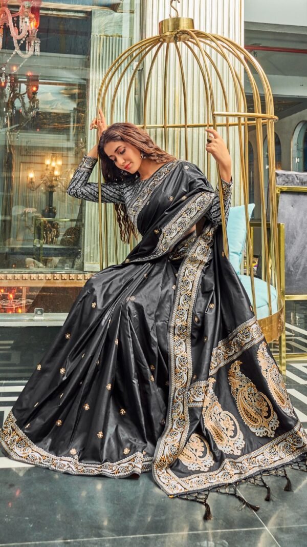 Rich Pure Silk Fabric With Dual Shade Weaving Saree 04