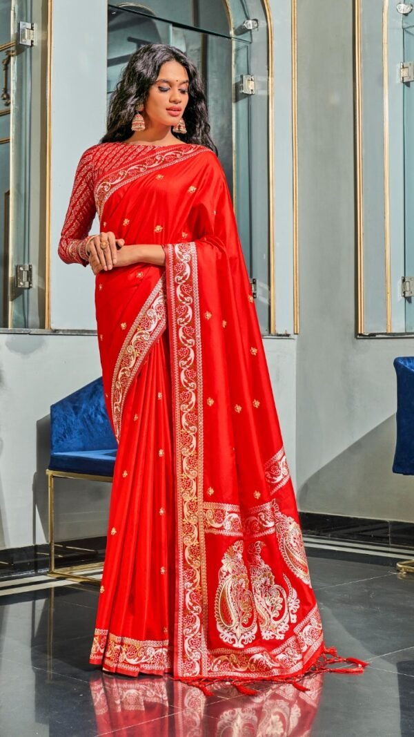 Rich Pure Silk Fabric With Dual Shade Weaving Saree 05