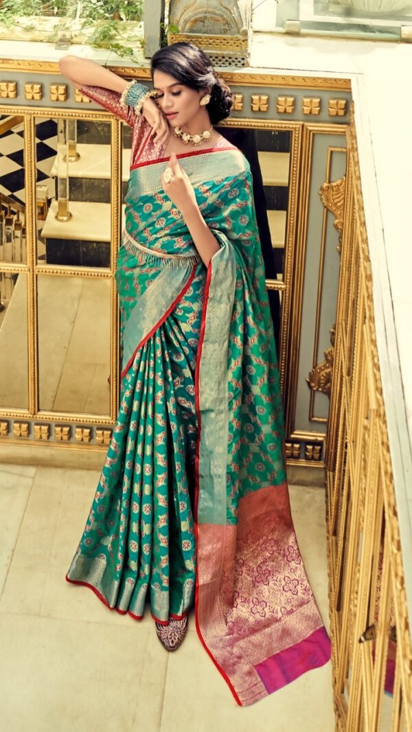 Traditional Soft Zari Weaving Silk Patola Saree 02