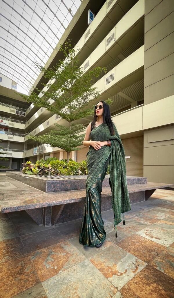 Pure Metallic Saree with Reversible Two Side Cocktail Fabric 01