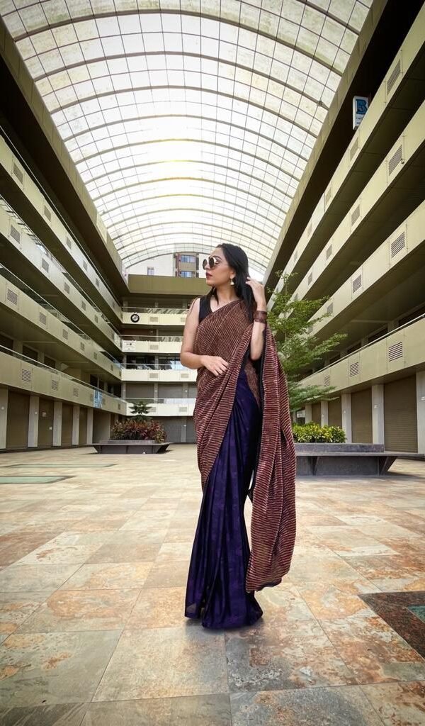 Pure Metallic Saree with Reversible Two Side Cocktail Fabric 04