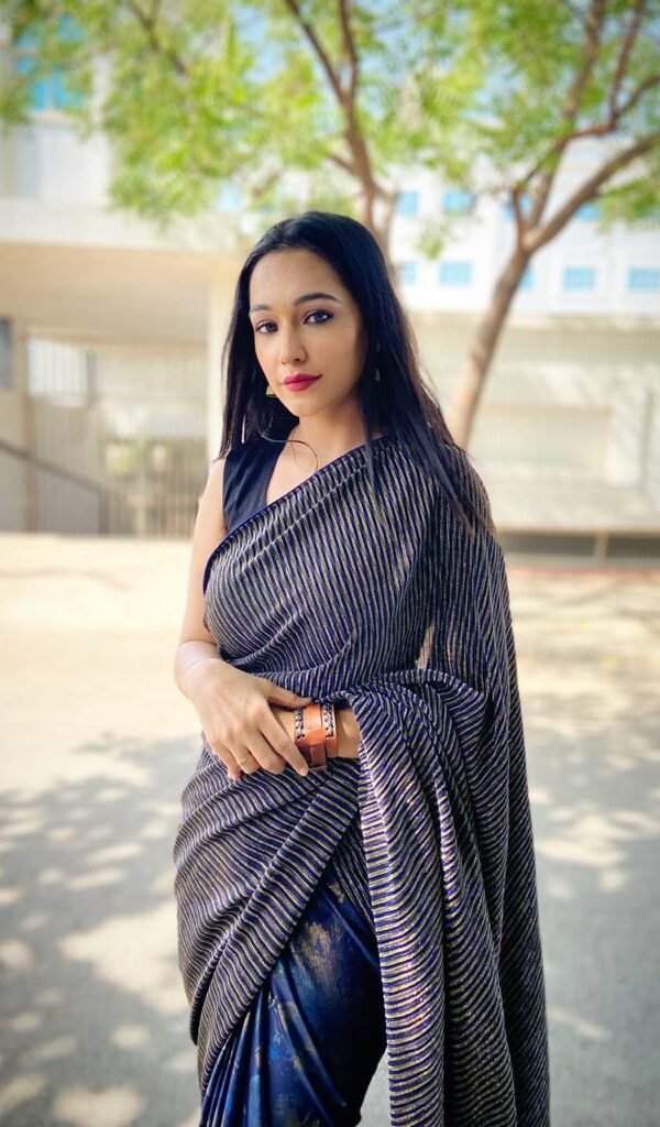 Pure Metallic Saree with Reversible Two Side Cocktail Fabric 03