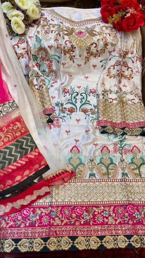 Exclusive Pakistani Suits Embroidery Designs Online