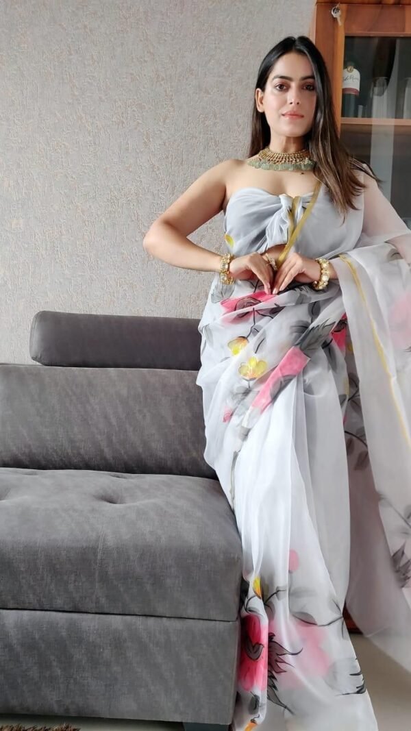 Premium Crystal Organza Saree with Golden Zari Border 02