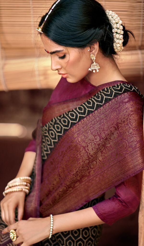 Cotton Silk with Weaving Border in Antiques Zari Saree 06