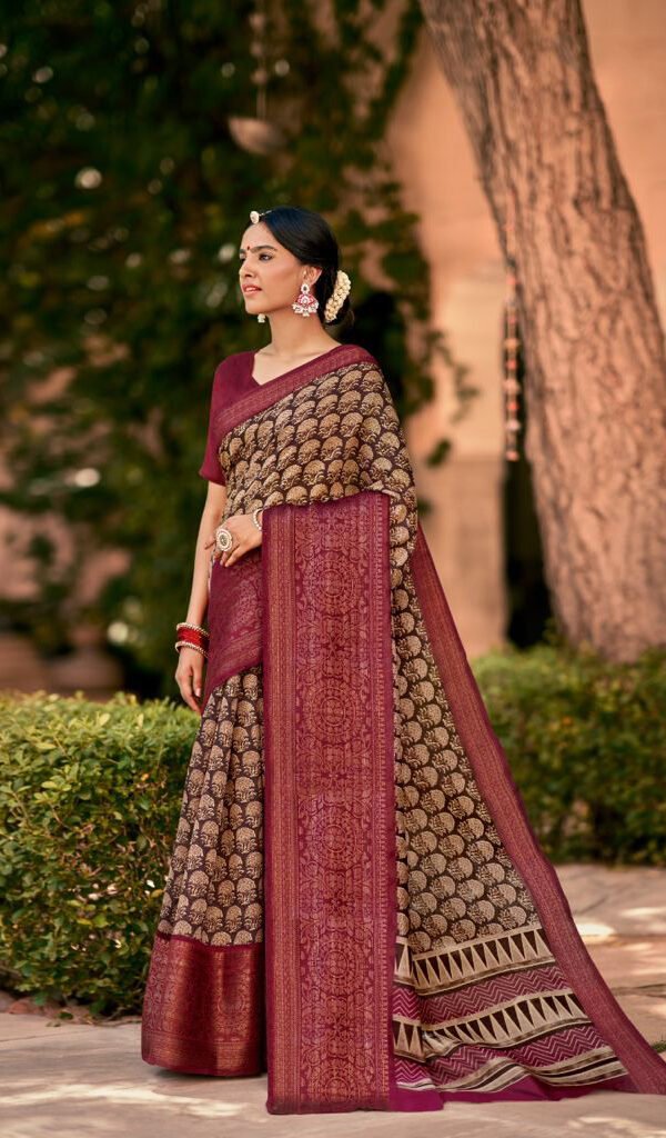 Cotton Silk with Weaving Border in Antiques Zari Saree 10