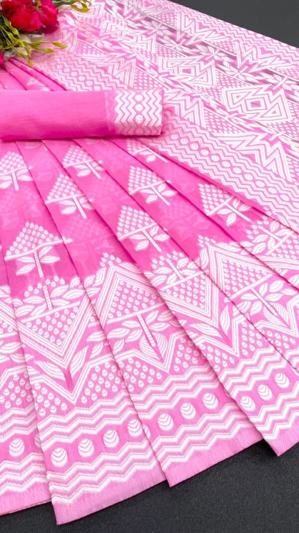 Fabric: Soft Pure SPAN COTTON With Silver Zari Weaving Contarst Rich Pallu