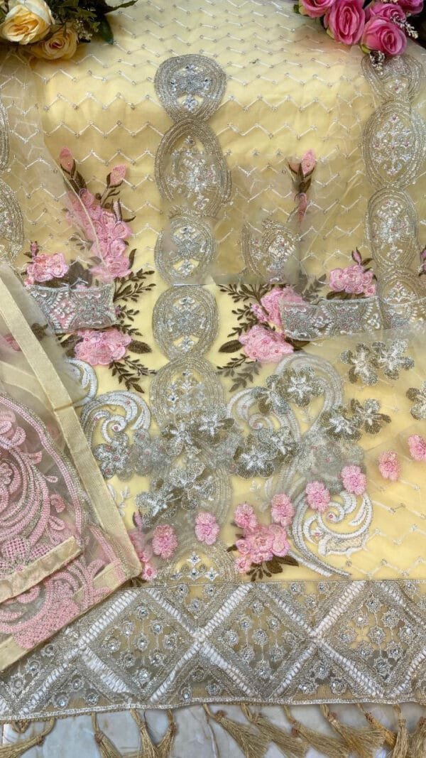 Pakistani Designer Dresses for Wedding Function 02