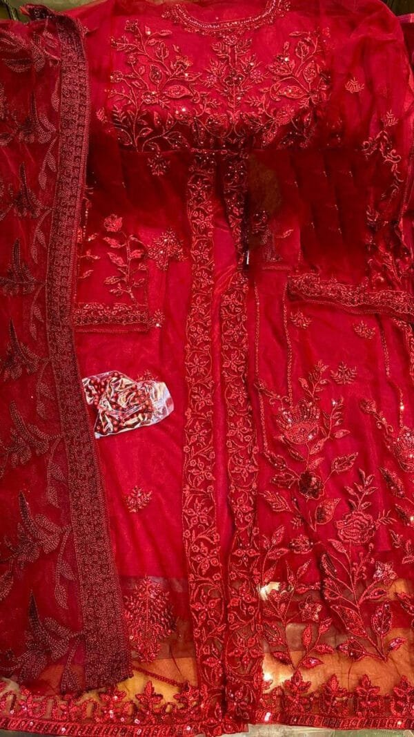 Online Heavy Embroidered Pakistani Suits 06 Online Pakistani Suits