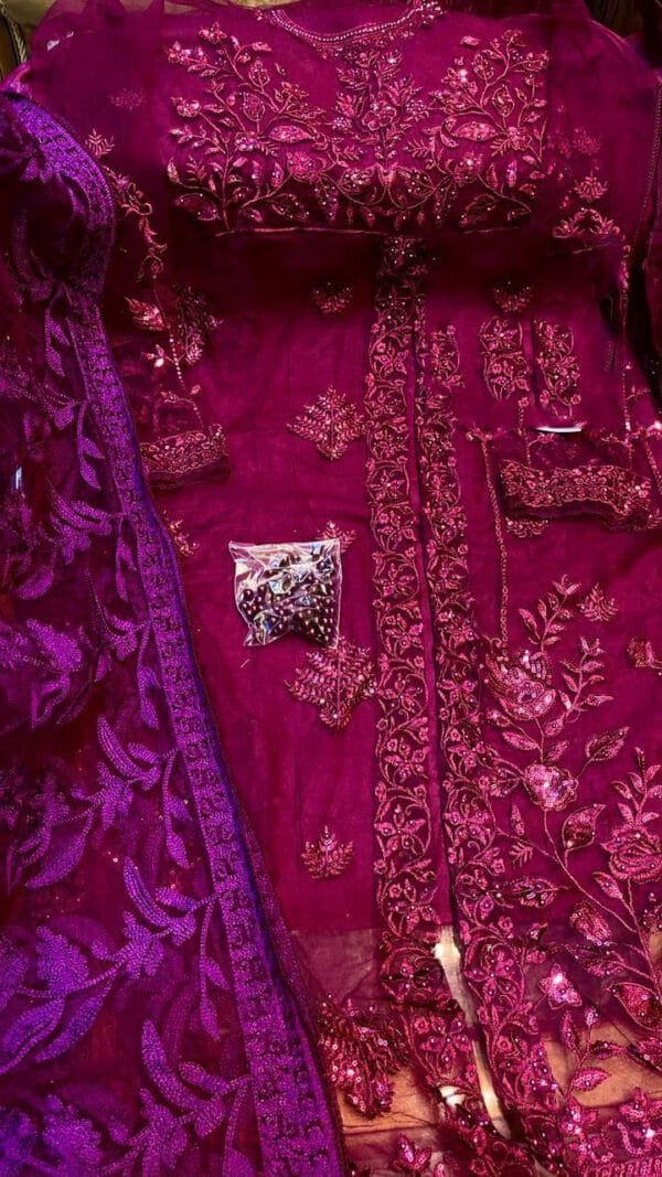 Online Heavy Embroidered Pakistani Suits 07 Pakistani Suits Online