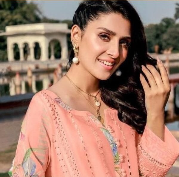 Pakistani Lawn Cotton Heavy Embroidered Suits 02