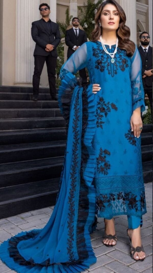 Latest Exclusive Designer Pakistani Collection 05