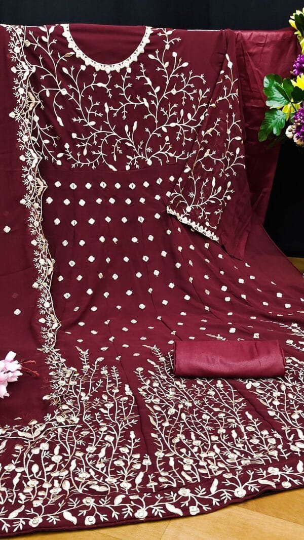 Anarkali Pakistani Dress Designs 2022 - Pakistani Suits