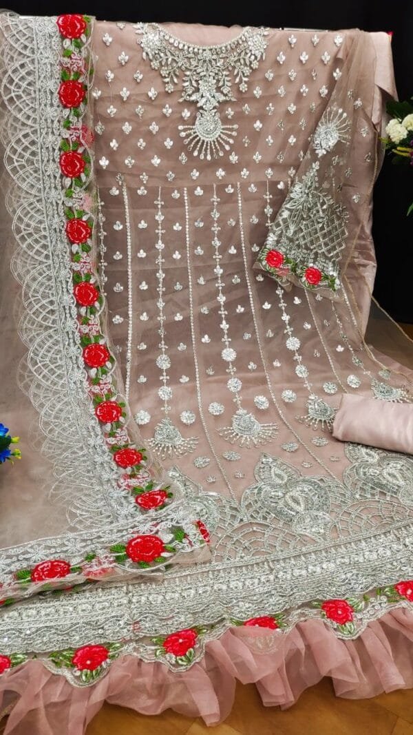 Buy Latest Pakistani Suits In Wholesale - Pakistani Suits Wholesale