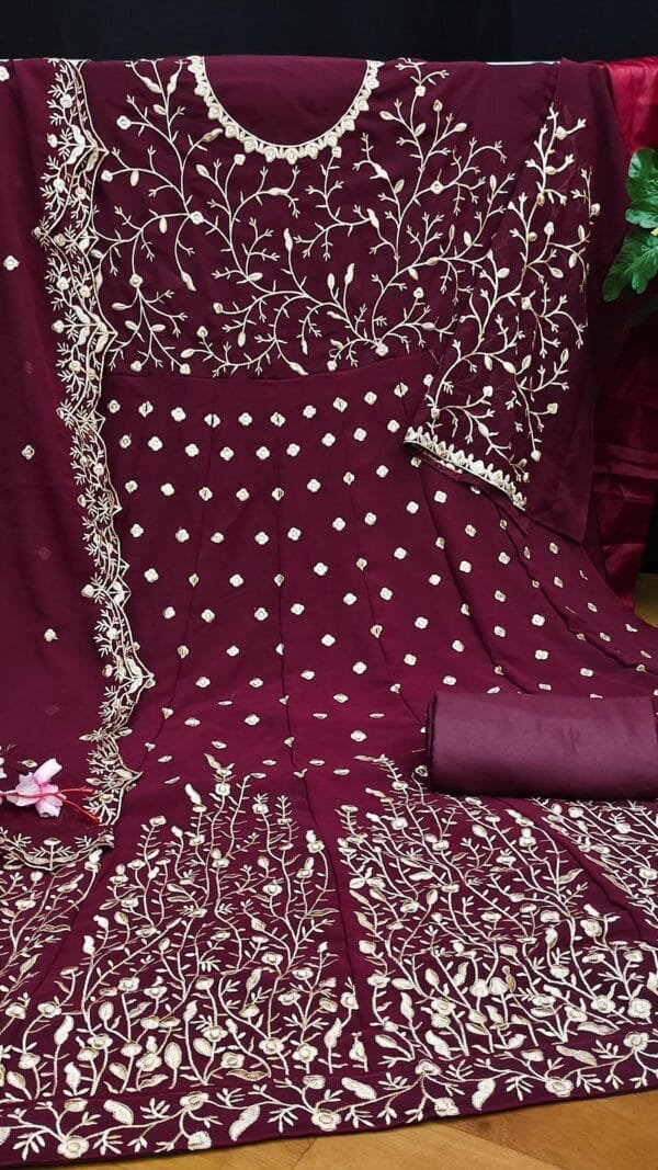 Designer Indian And Pakistani Suits In Delhi - Pakistani Suits