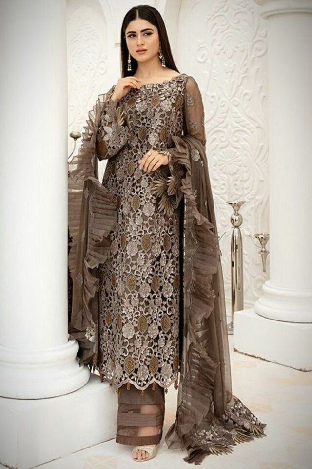 Designer Pakistani Dress Styles 2022 - Pakistani Suits