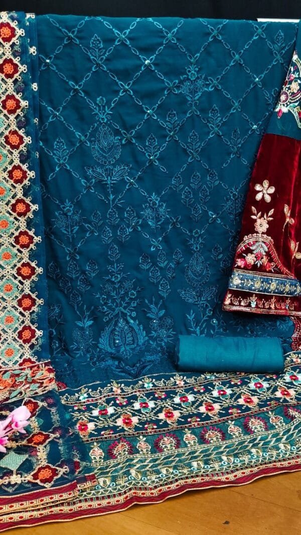 Online Pakistani Suits Shopping In Surat – Pakistani Suits Wholesale