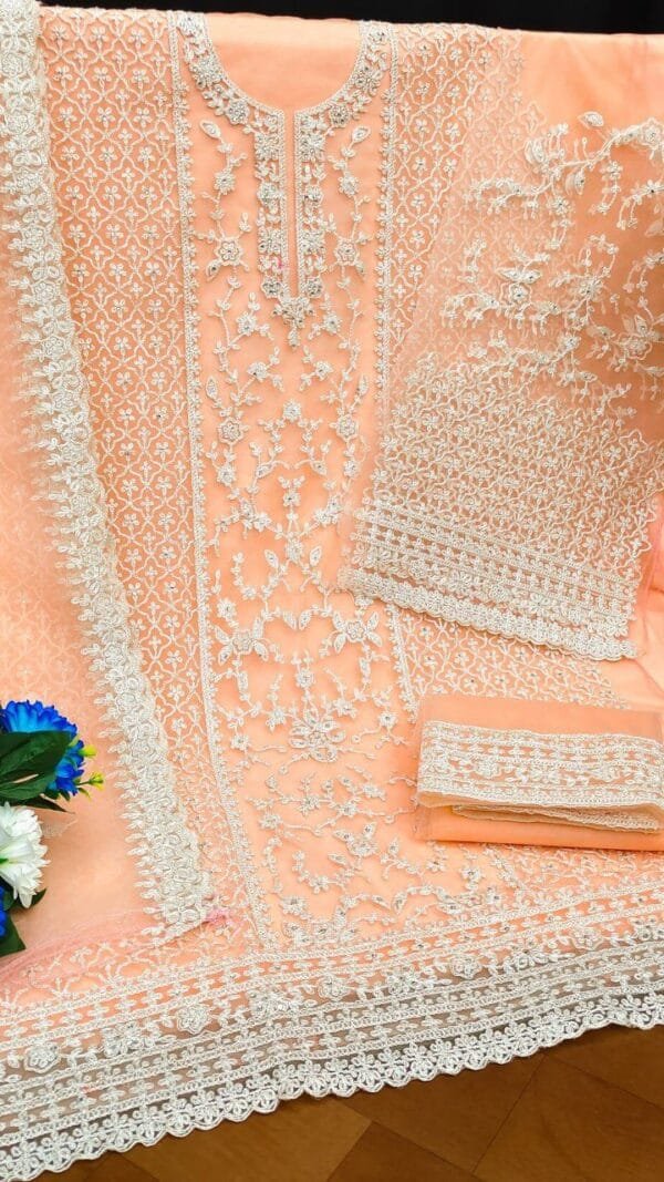 Pakistani Suits Design 2022 - Pakistani Suits Wholesale