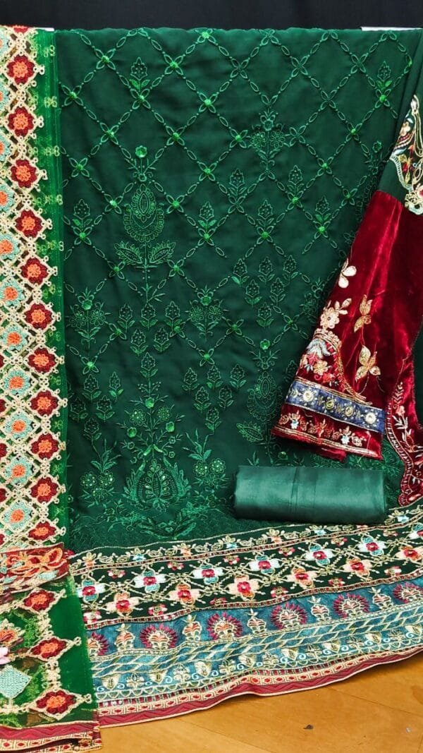 Pakistani Suits In Surat – Pakistani Suits Wholesale