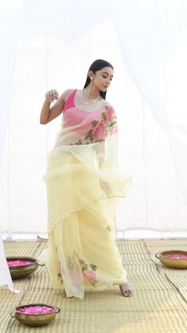 Buy Online Saree - Saree Online Booking - Designer Sarees Rs 500 to 1000 -