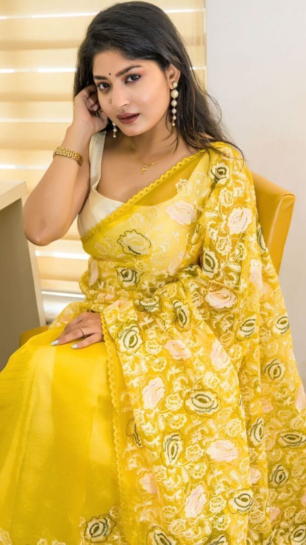 Buy Online Saree - साड़ी की फोटो - Designer Sarees Rs 500 to 1000 -