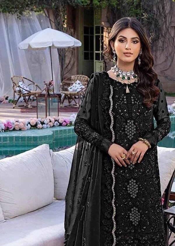 Pakistani Suits For Ladies - Pakistani Suits
