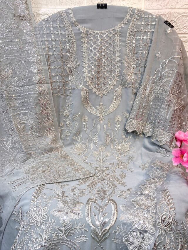 Click 👉 for more Collection Join our WhatsApp Group Visit For more Pakistani Suits Collection