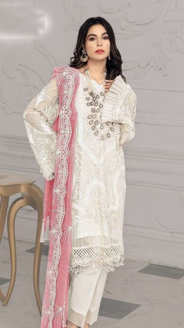 Ladies Pakistani Suits - Pakistani Suits Online