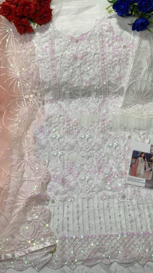 Lady Pakistani Suits - Pakistani Suits Online