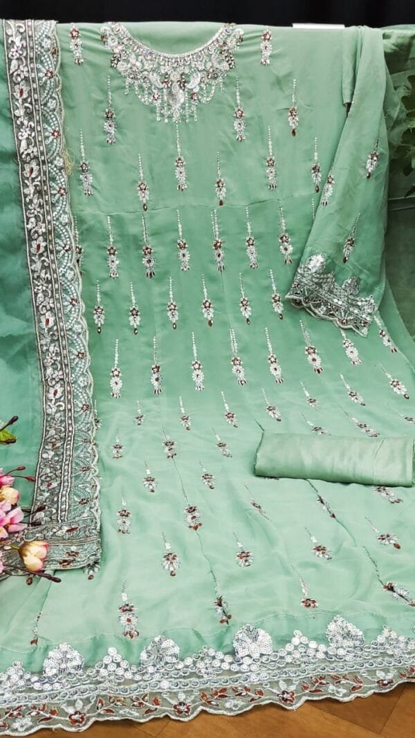 Lawn Pakistani Suits - Pakistani Suits Online