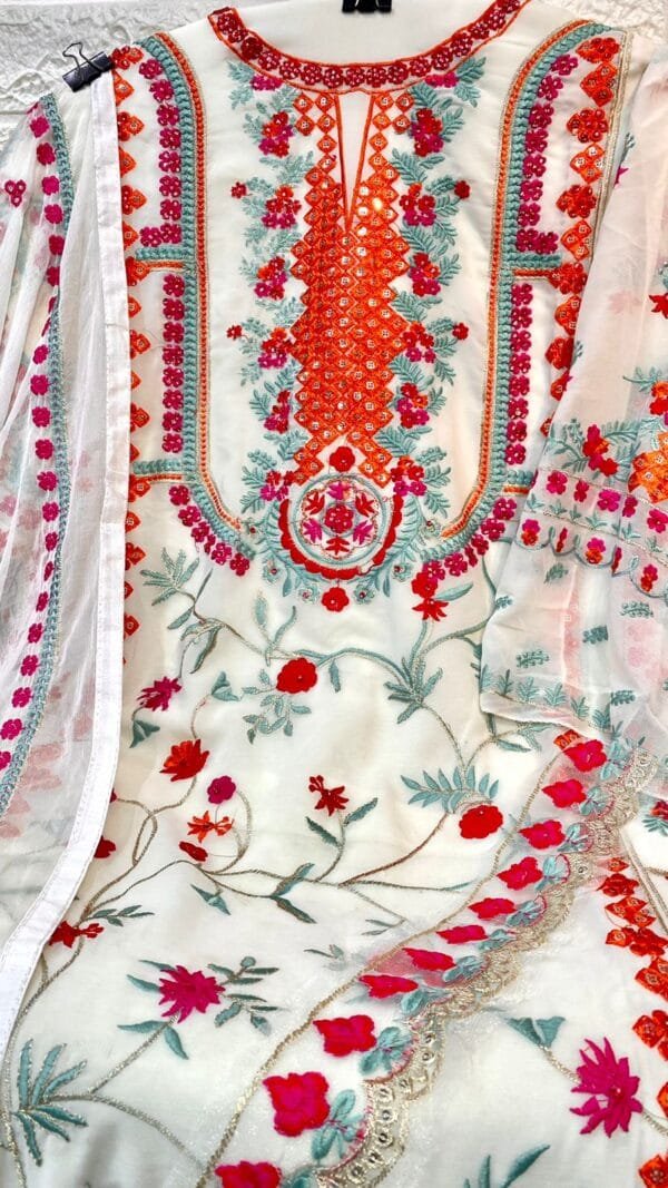 New Design Pakistani Dress - Pakistani Suits Online