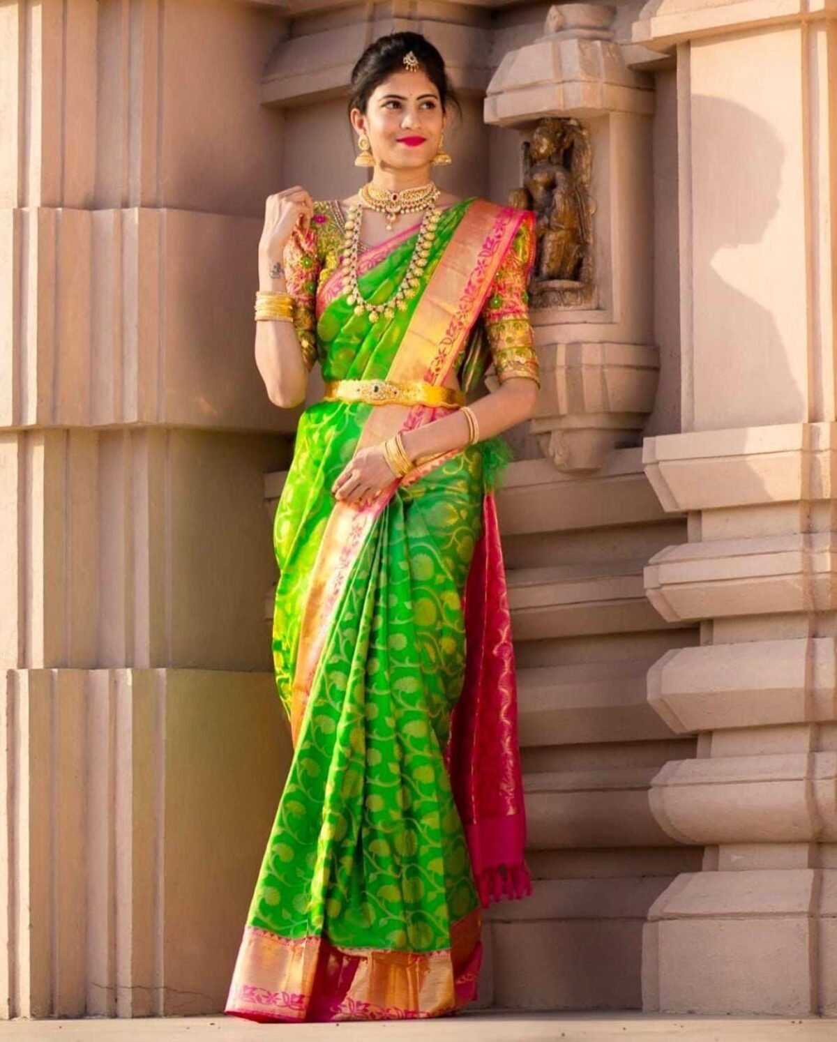 Online Saree - Vastraqueen Saree Online Shopping - Designer Sarees Rs 500  to 1000 - Buy - SareesWala.com