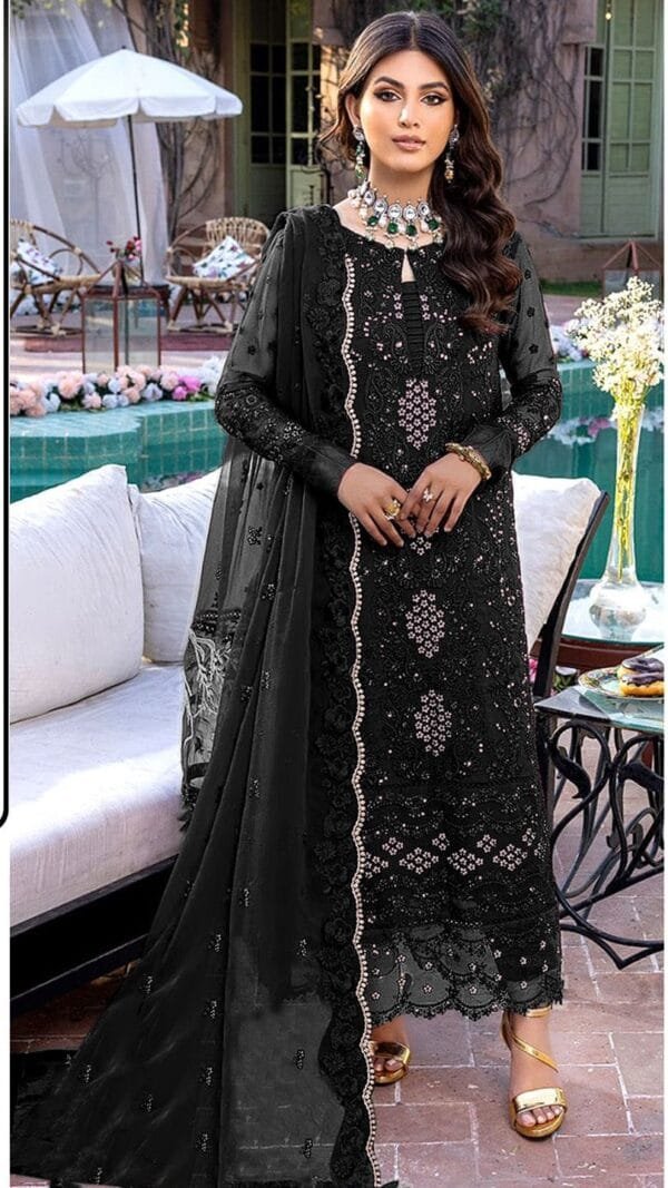 Pakistani Suits Design - Pakistani Suits