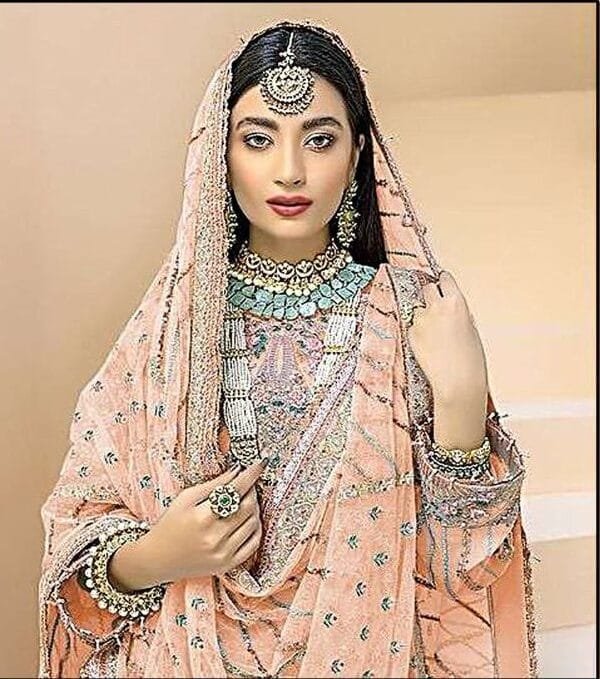 Pakistani Suits Design - Pakistani Suits Online