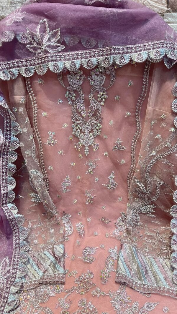 Pakistani Suits Designs 2021 - Pakistani Suits Online