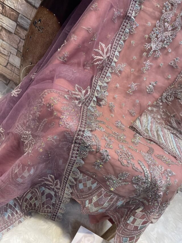 Pakistani Suits Designs 2021 - Pakistani Suits Online